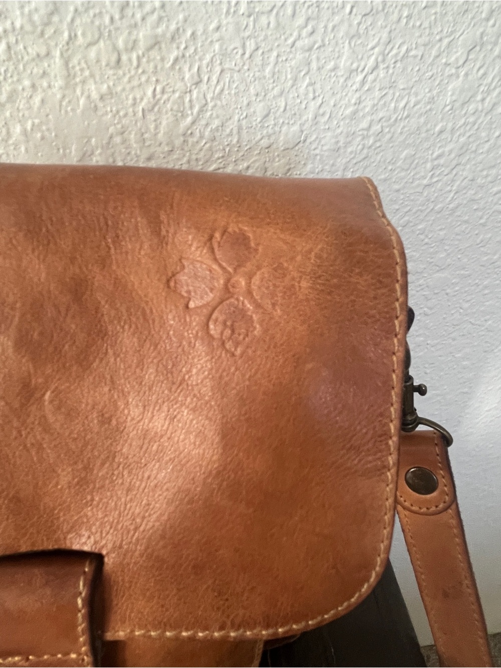 Patricia Nash Tan Leather Crossbody Bag - Picture 2 of 10